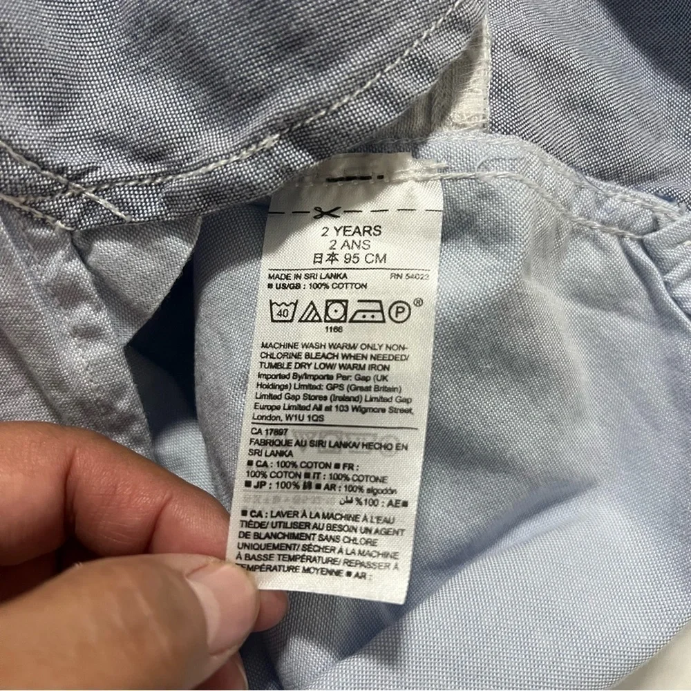 Baby GAP Factory Boys Size 2 YearsBlue and White Button Down Shirt Modern Casual